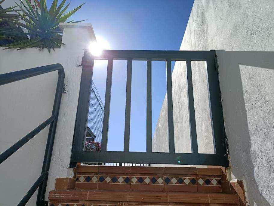 Habitacion En Un Bajo 2 Camas Individual Casa Compartida Abades  エクステリア 写真