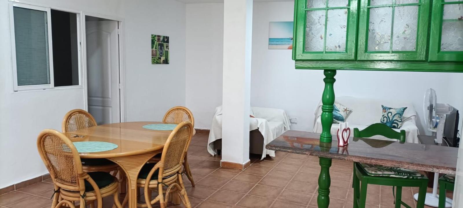 Habitacion En Un Bajo 2 Camas Individual Casa Compartida Abades  エクステリア 写真
